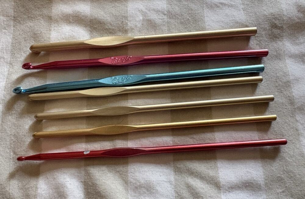 Vintage Crochet Hook Lot of 7 Sizes F-I (2F, 2G, 2H, 1I) Aluminum Boye